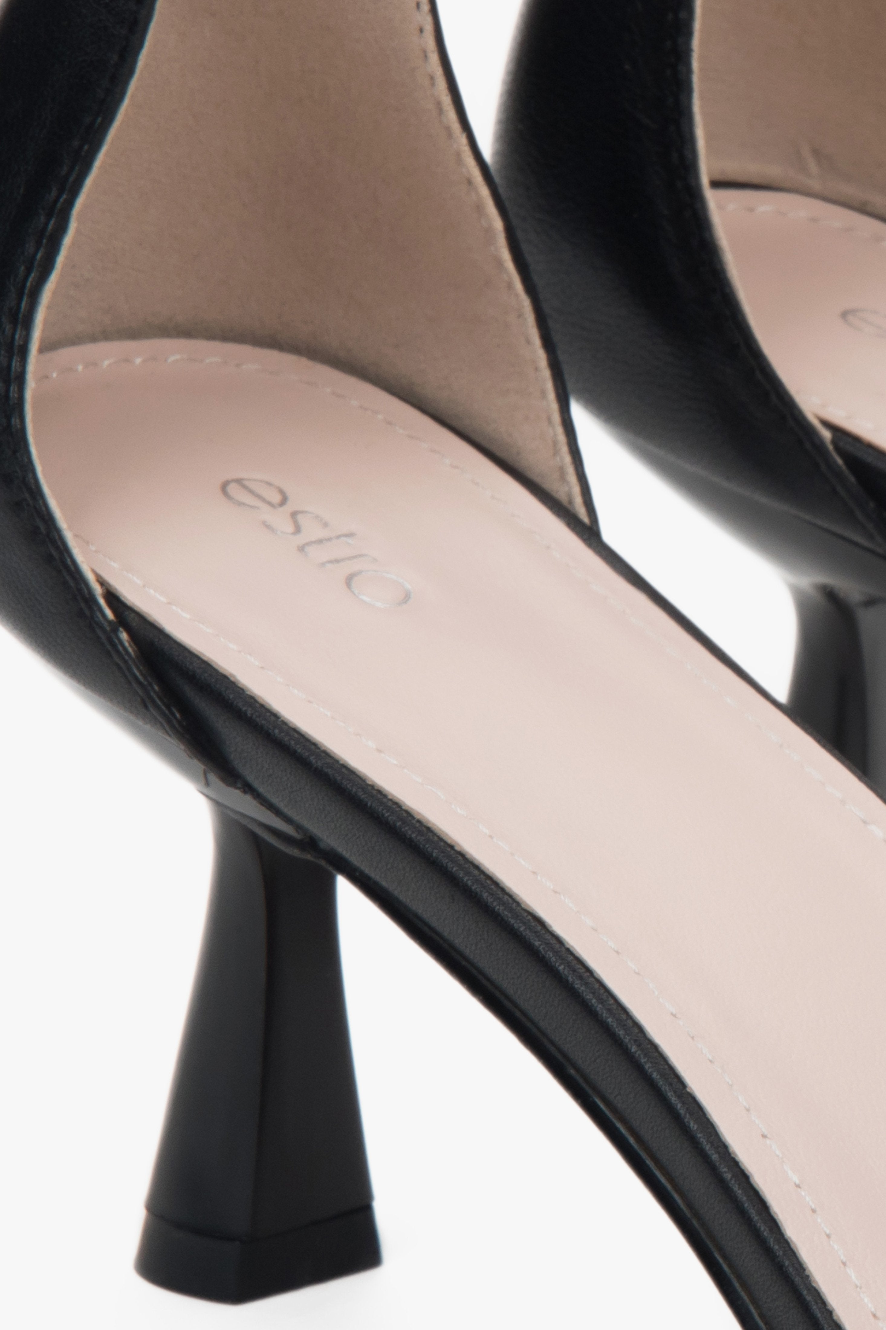 Black leather sandals with a funnel heel from Estro - details.