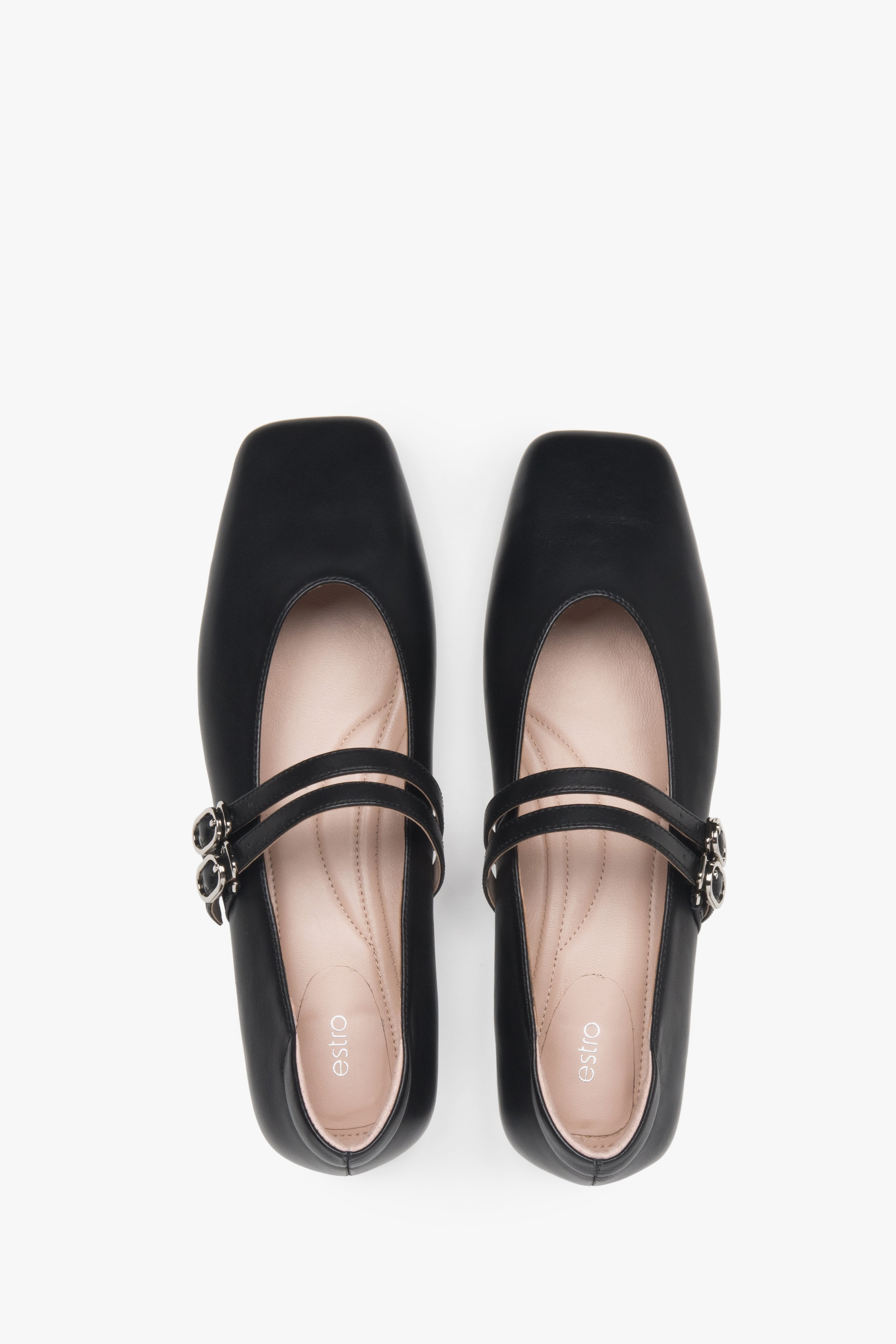 Timeless black Estro women's ballet flats made of genuine leather, perfect for work and everyday wear, thanks to the low heel.