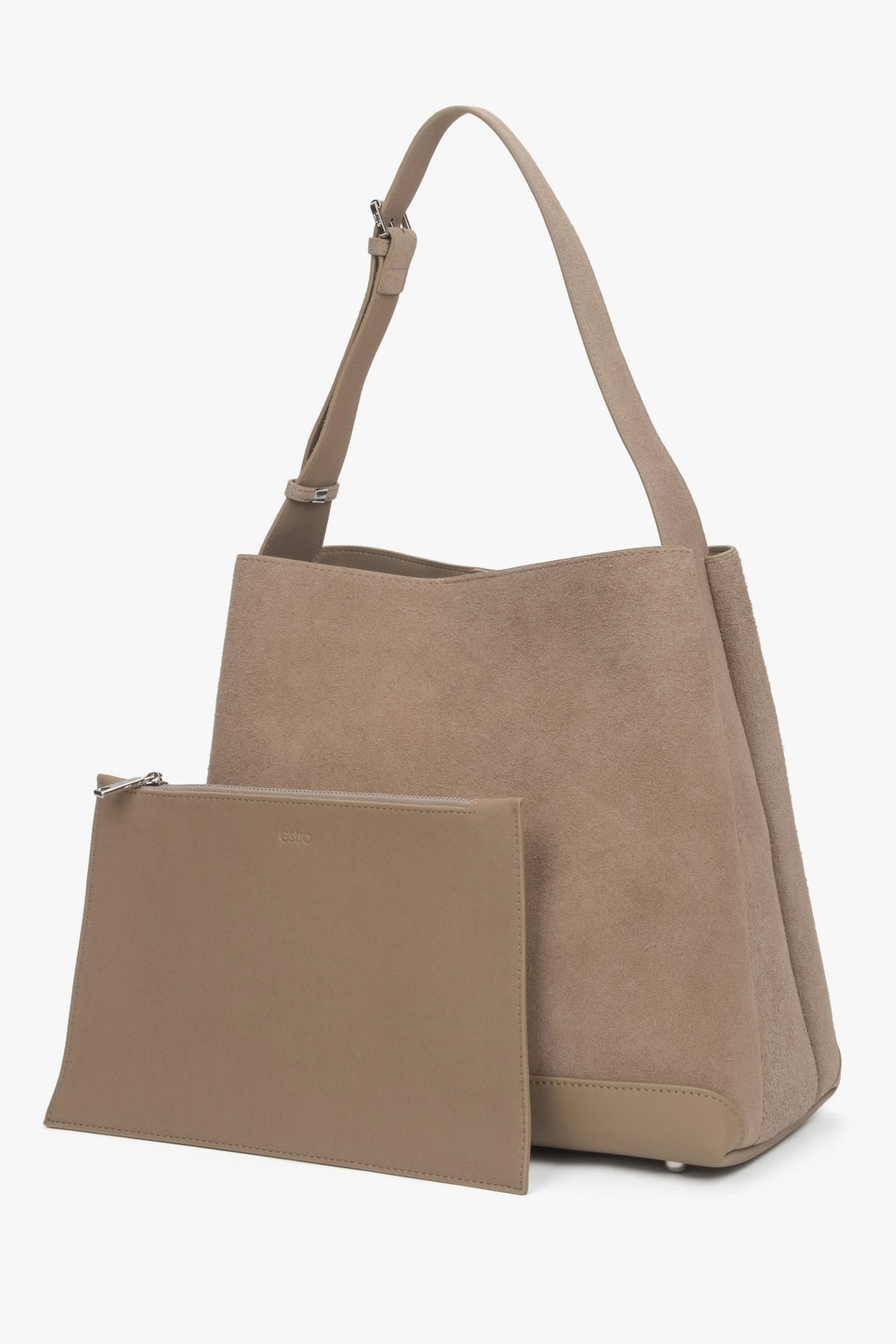 Estro women's bag in beige, made of soft genuine velour, designed to be worn on the shoulder.