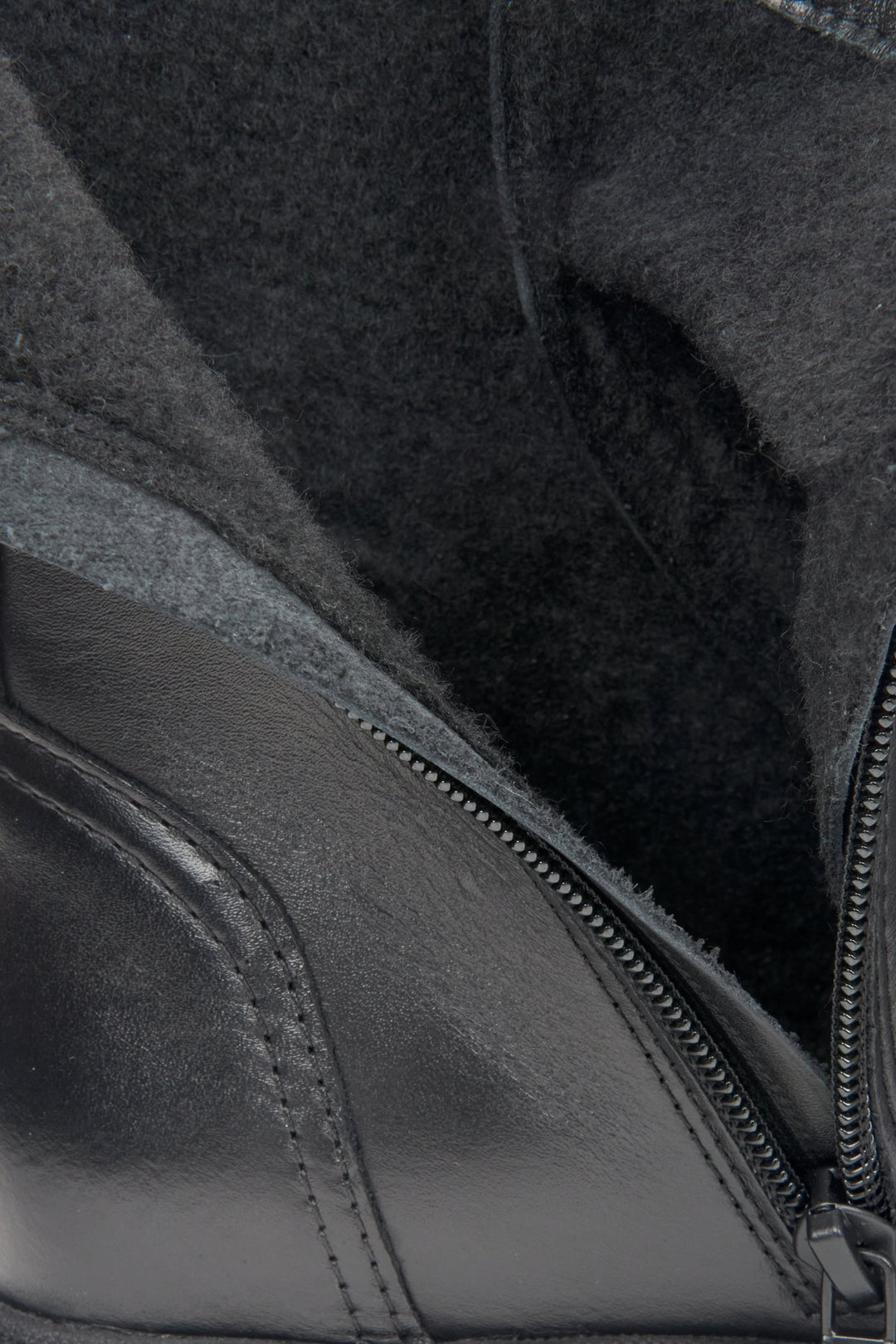 Women's black ankle boots by Estro - close-up of the lining.