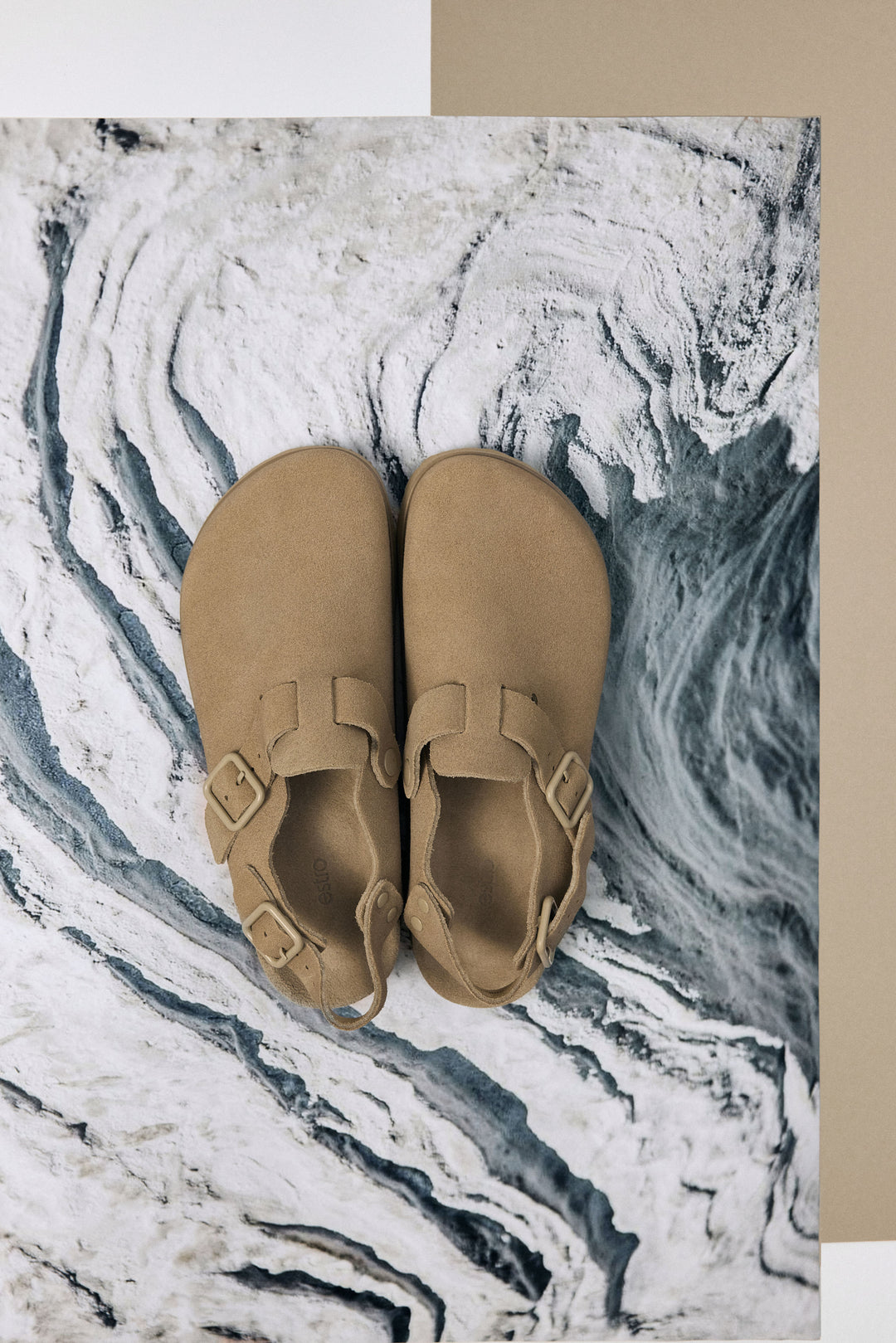 Stylish brown women's clogs by Estro, made from soft natural velour – perfect for summer.