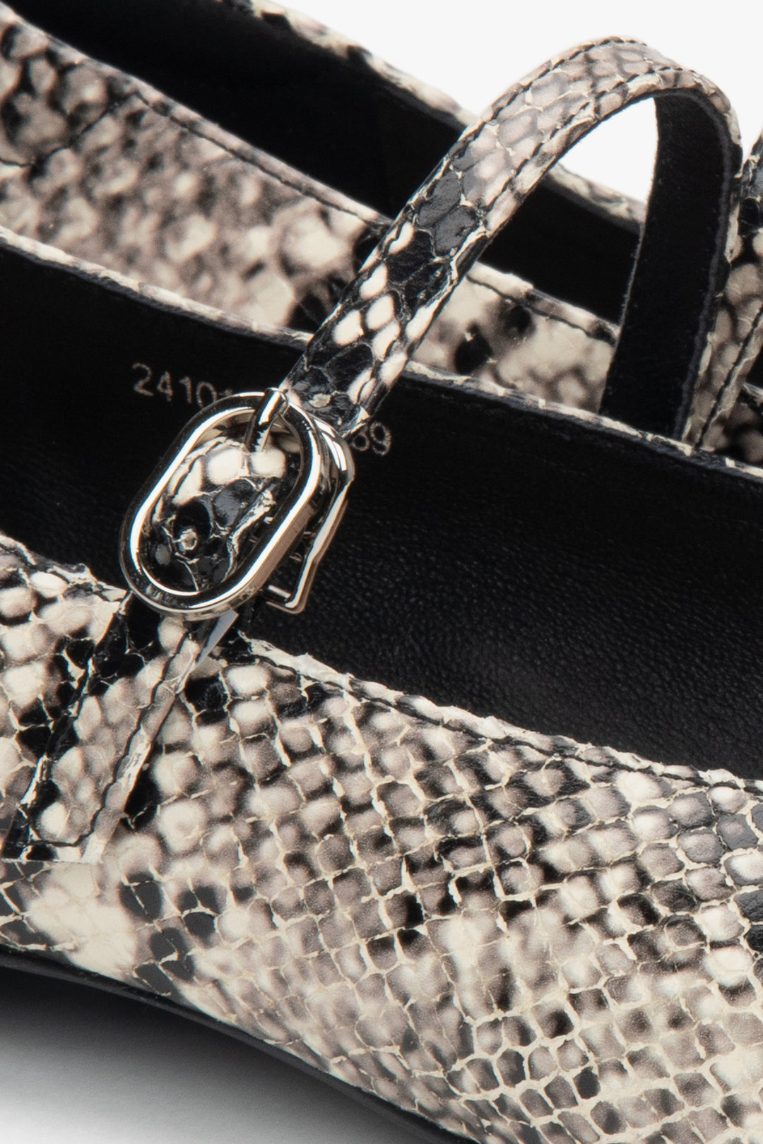 Black and white leather Estro women's ballet flats with animal print – the essence of original style and everyday comfort.