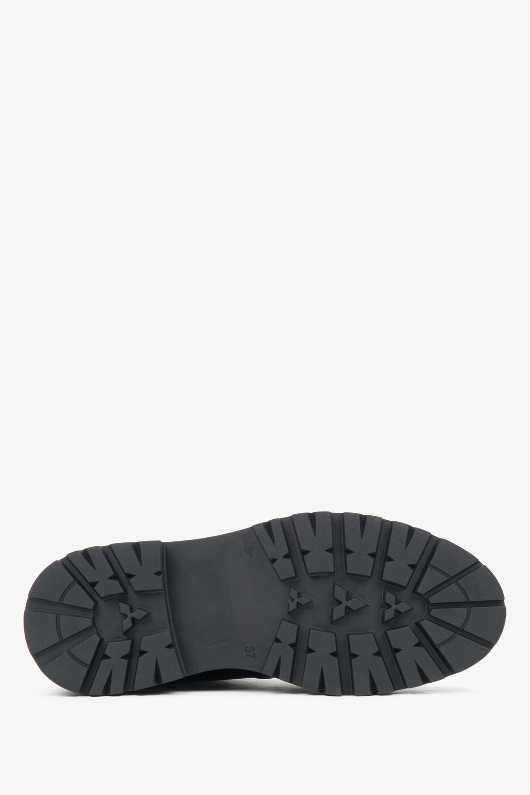 Women's black leather ankle boots by Estro - close-up of the sole.