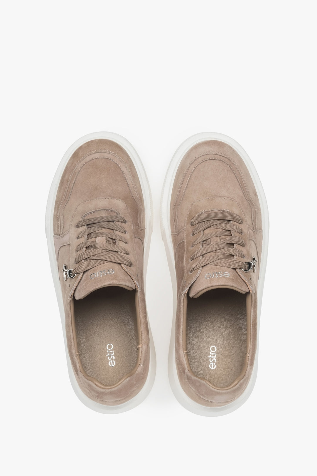 Lightweight brown Estro women's sneakers made of velour, with a flexible sole – a combination of urban style and comfort in one shoe.