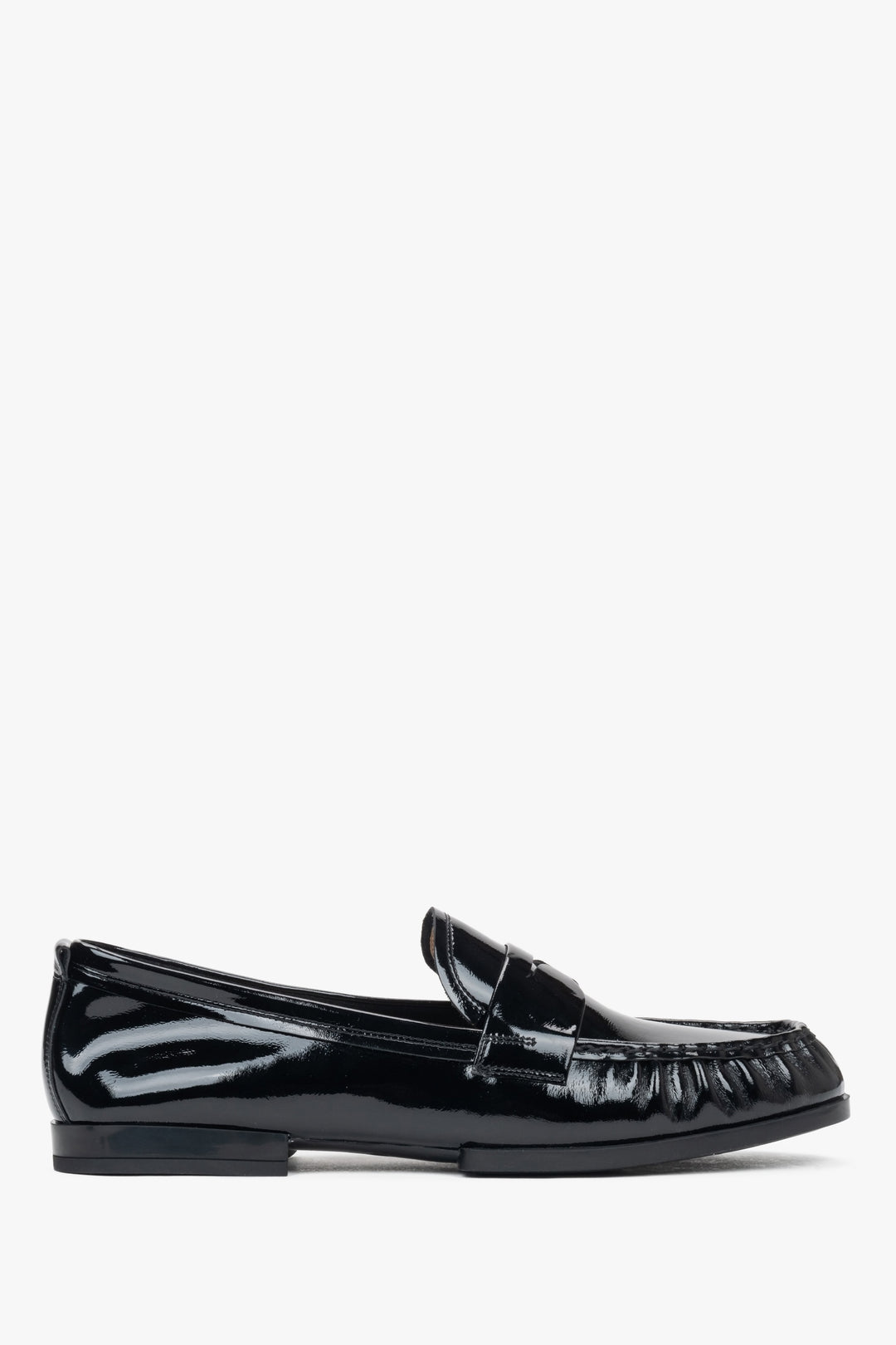 Women's Black Loafers made of Patent Genuine Leather Estro ER00116899.