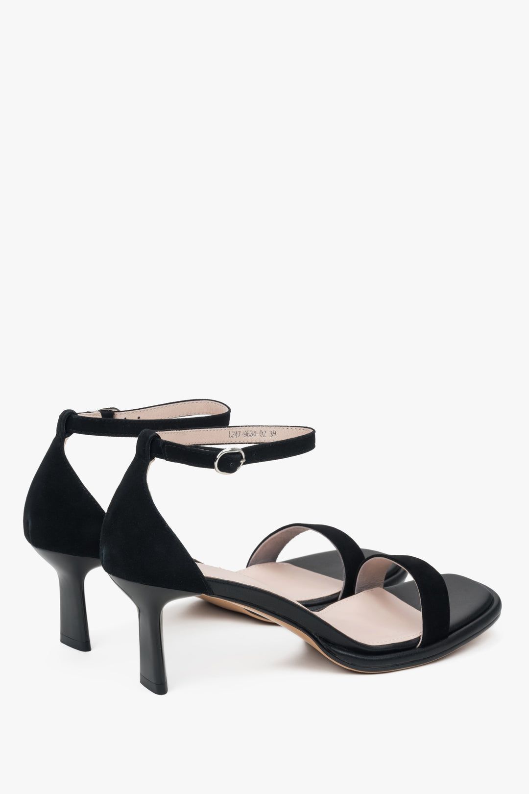 Elegant black Estro women's sandals, made of genuine leather, set on a stylish heel.