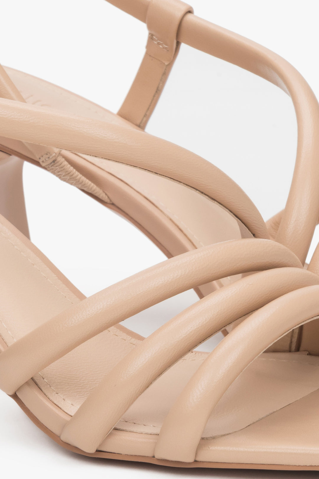Women's strappy sandals in beige made of genuine leather by Estro - a close up on details.