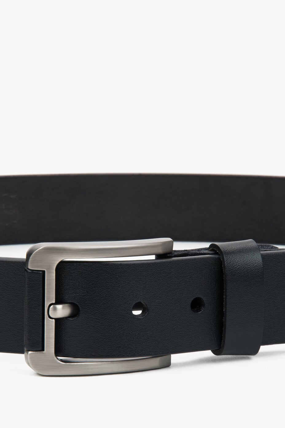 Elegant men's black belt by estro, made of genuine leather and adorned with stylish silver hardware, perfect for both formal and casual outfits