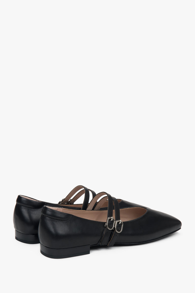 Versatile black Estro women's ballet flats, made of genuine leather and set on a stable, low heel.