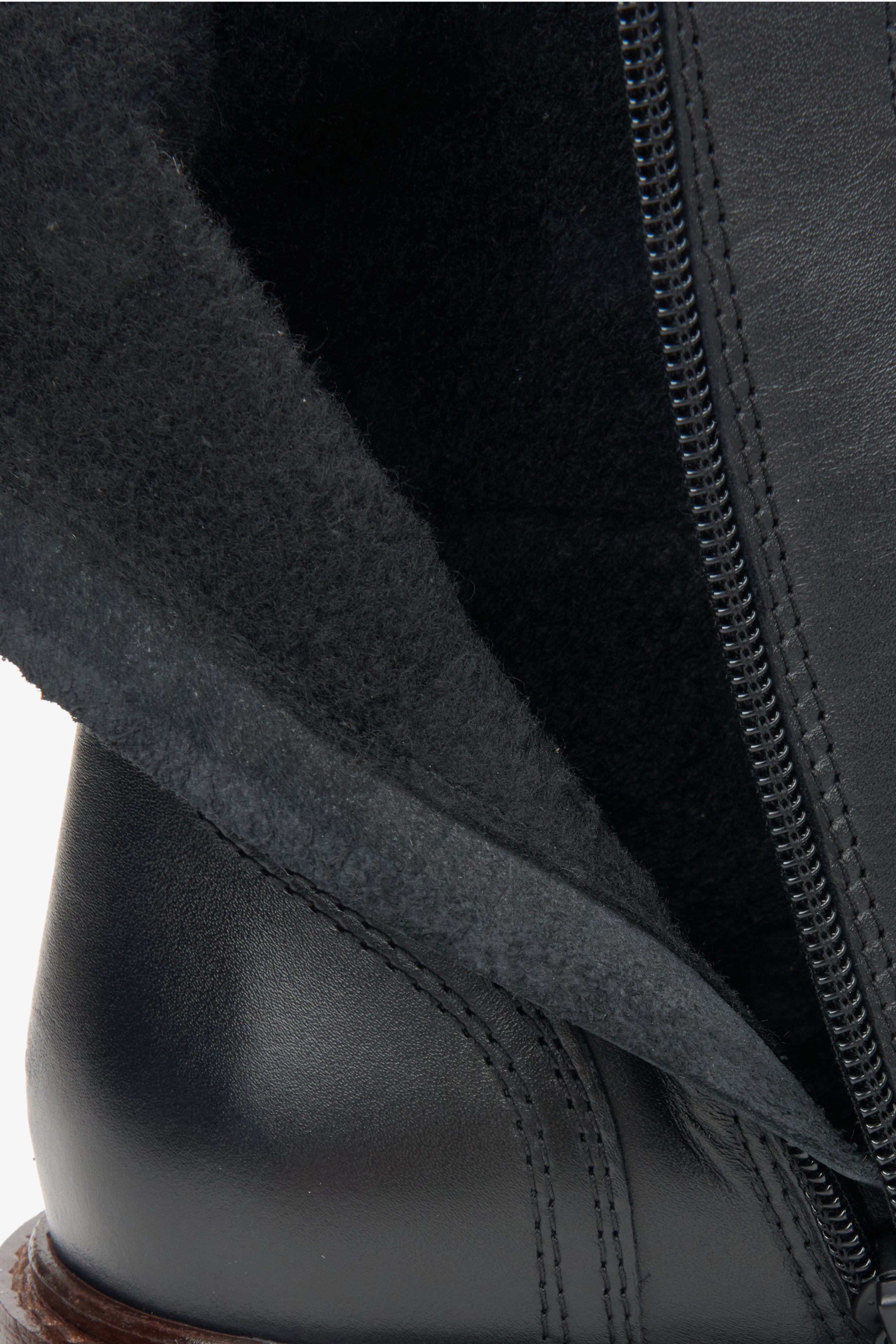 Women's black ankle boots by Estro - close-up of the interior.