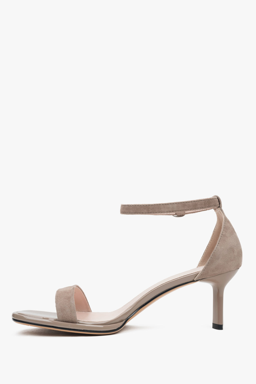 Stylish beige Estro women's sandals, made of high-quality genuine leather, featuring a comfortable heel.