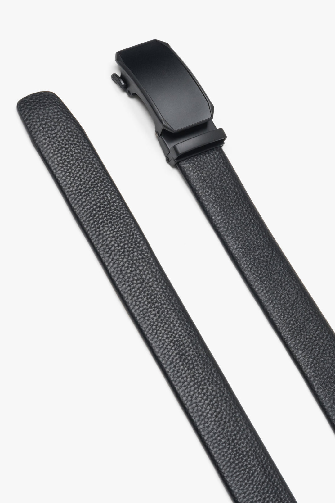 Elegant black men's belt by estro, made of high-quality pebbled genuine leather, perfect for formal outfits.