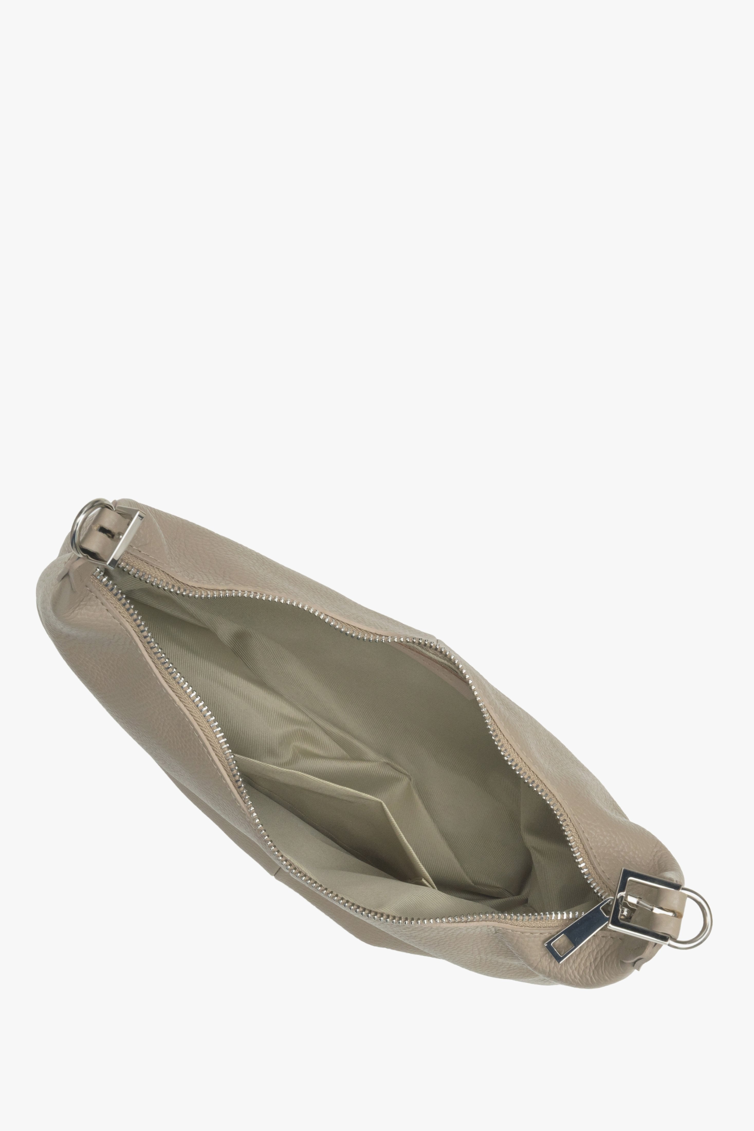 Women's beige leather bag by Estro.