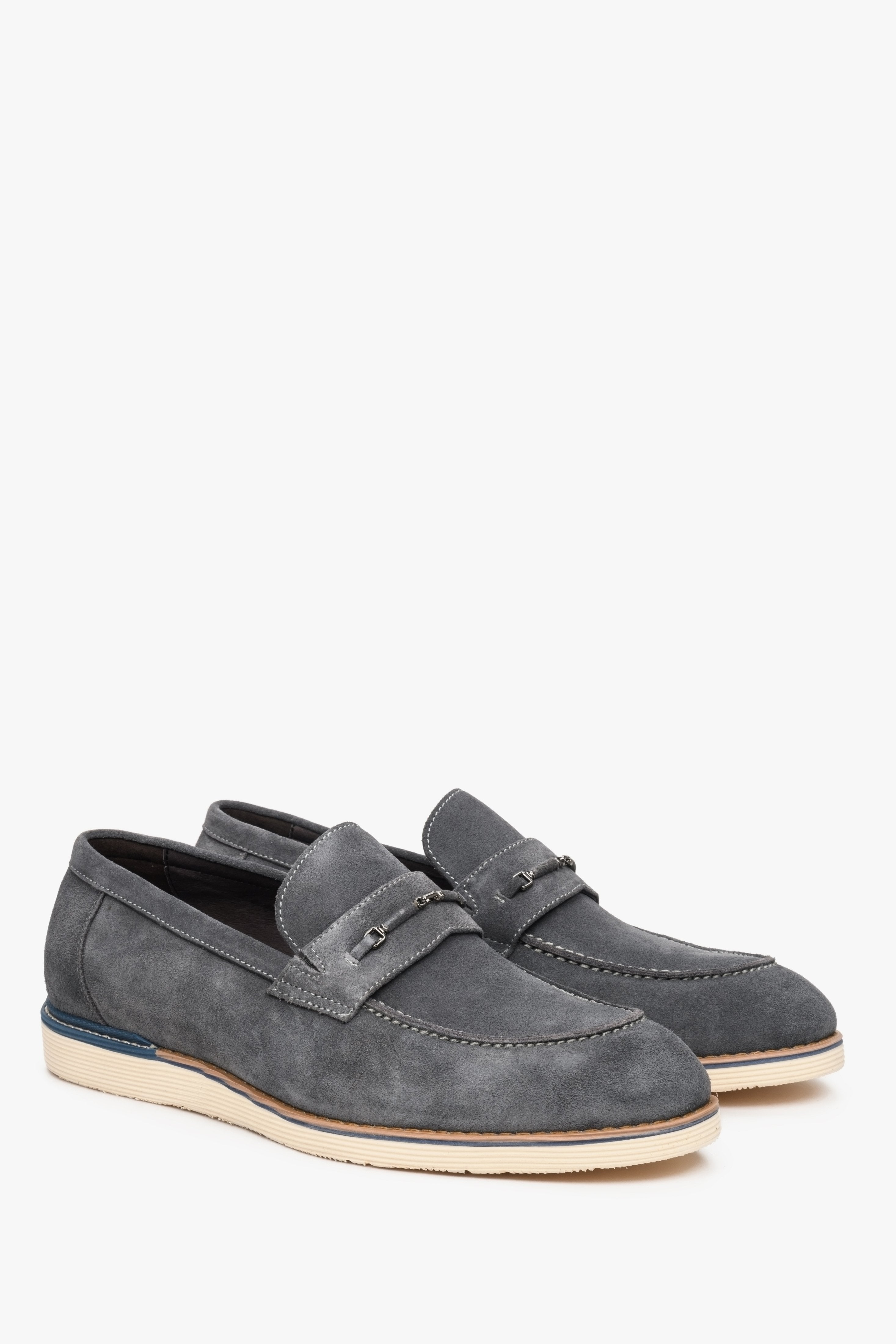 Men's grey velour loafers - presentation of the toe and side seam of the shoes.