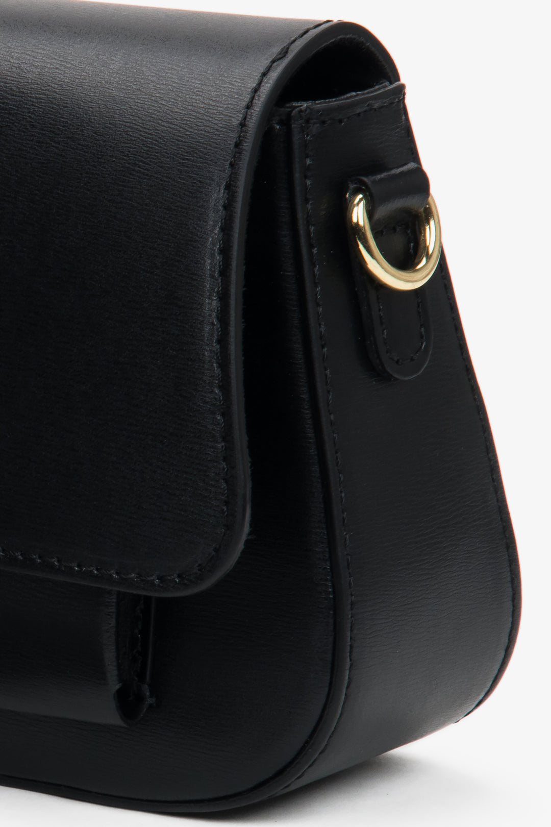 Black women's crossbody bag made of premium italian genuine leather – Estro.