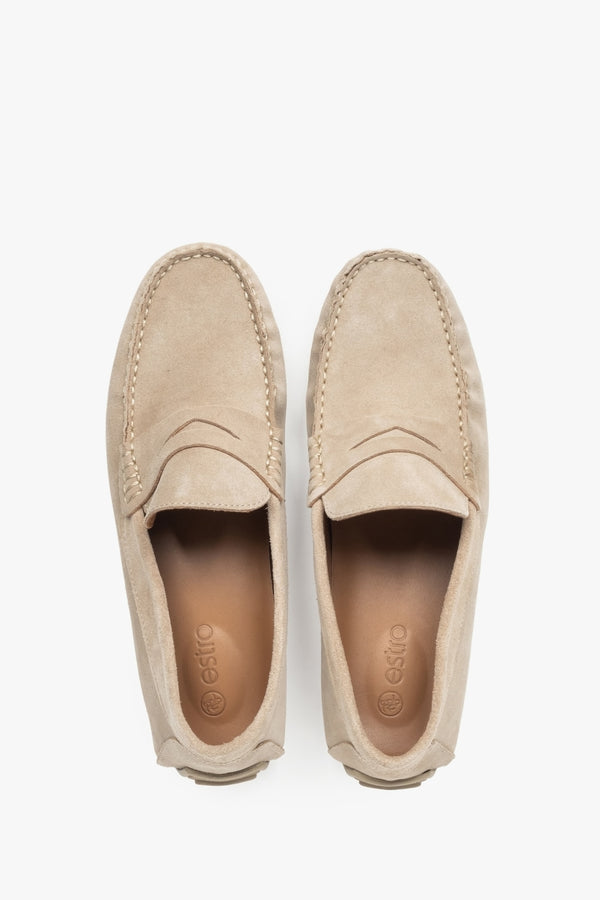 Stylish men's loafers in beige natural velour.