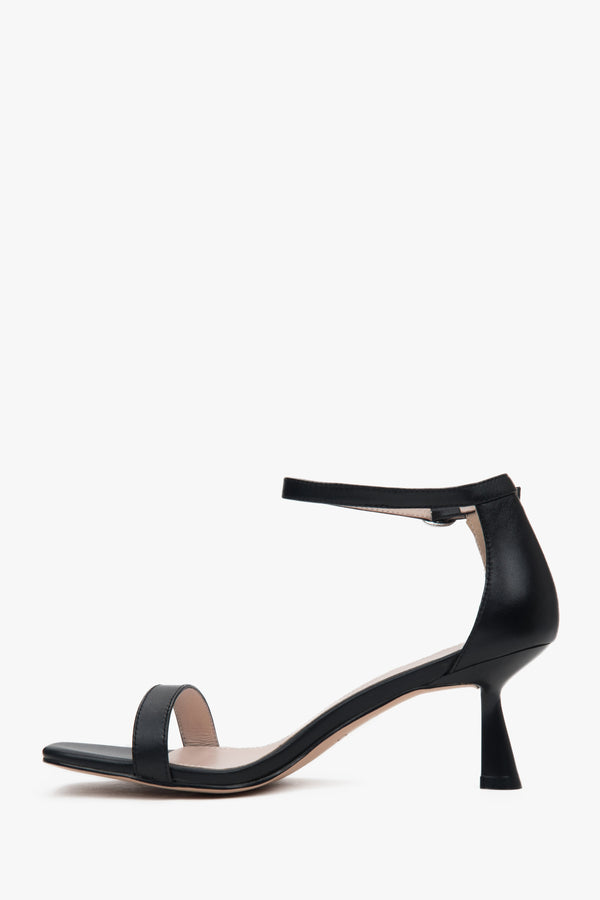 Stylish black Estro women's sandals, made of high-quality genuine leather, featuring a unique funnel heel that ensures comfort.