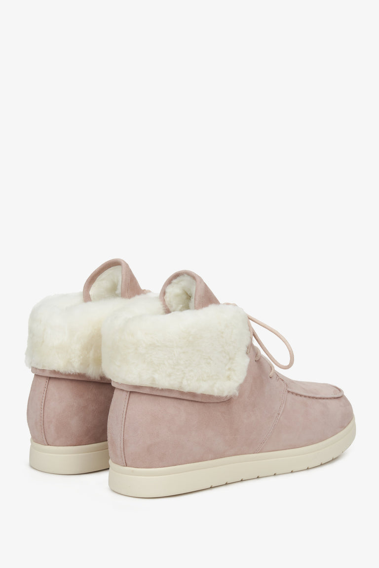 Winter women's pink boots in natural velour by Estro - back of the shoe.