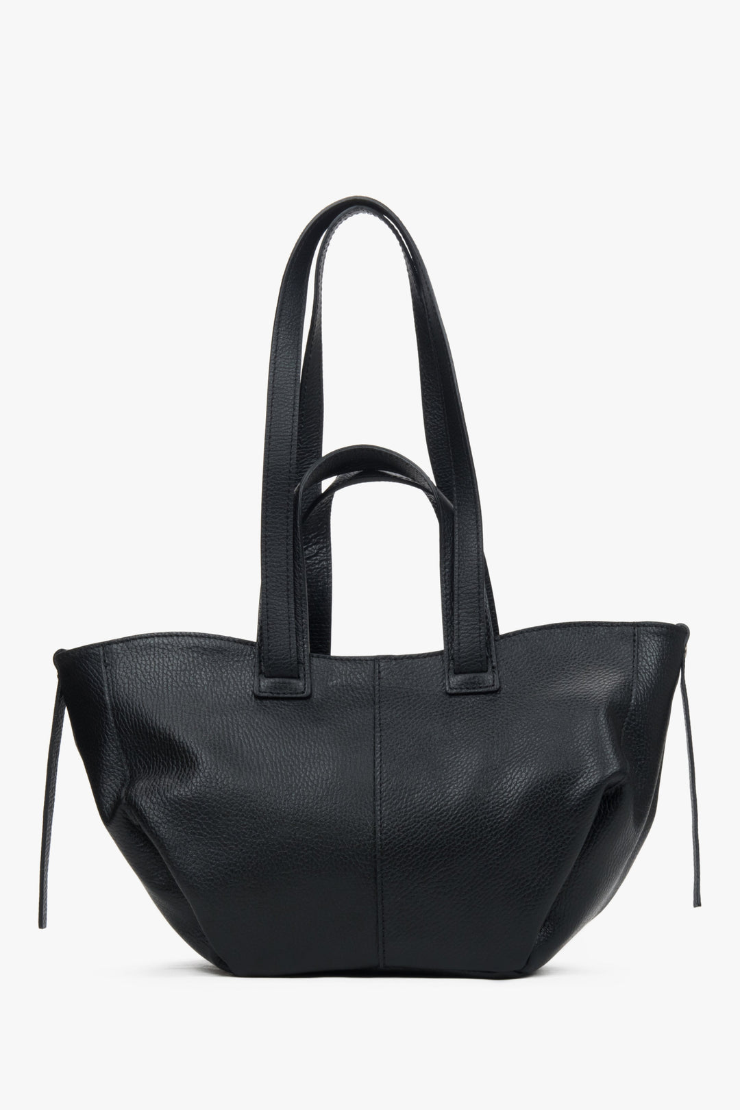 Large black women's shopper bag made of premium italian leather by Estro.
