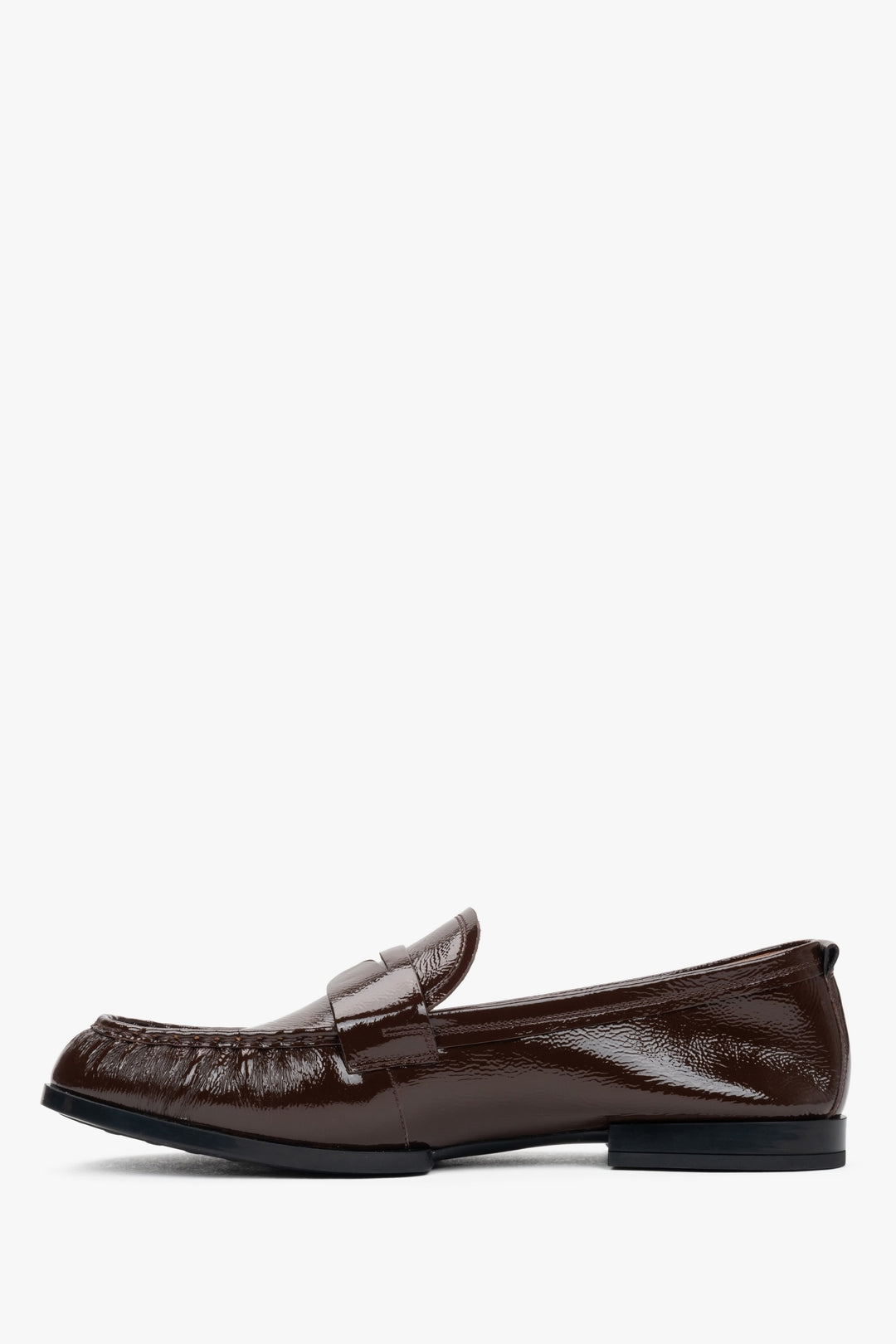Women's loafers by Estro in dark brown, made of patent genuine leather.