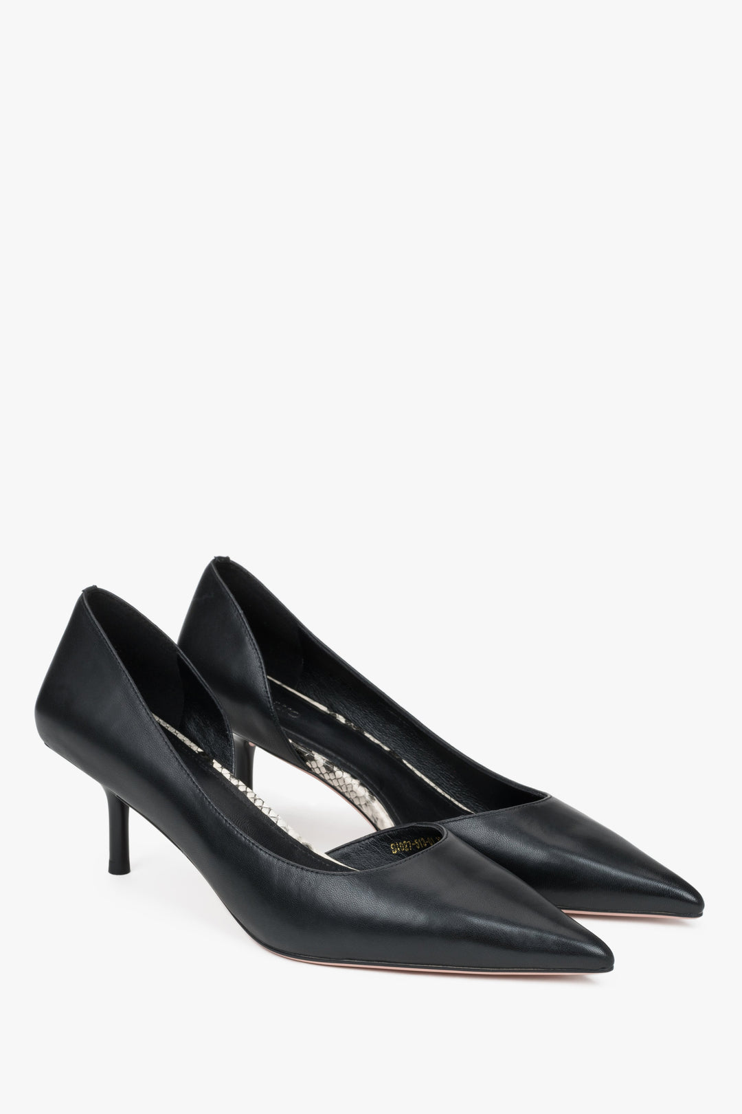 Classic black Estro women's high heels, made of genuine leather, set on a comfortable low heel.