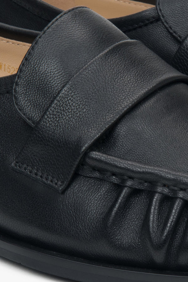Women's loafers by Estro in black, made of natural leather – close-up on details.