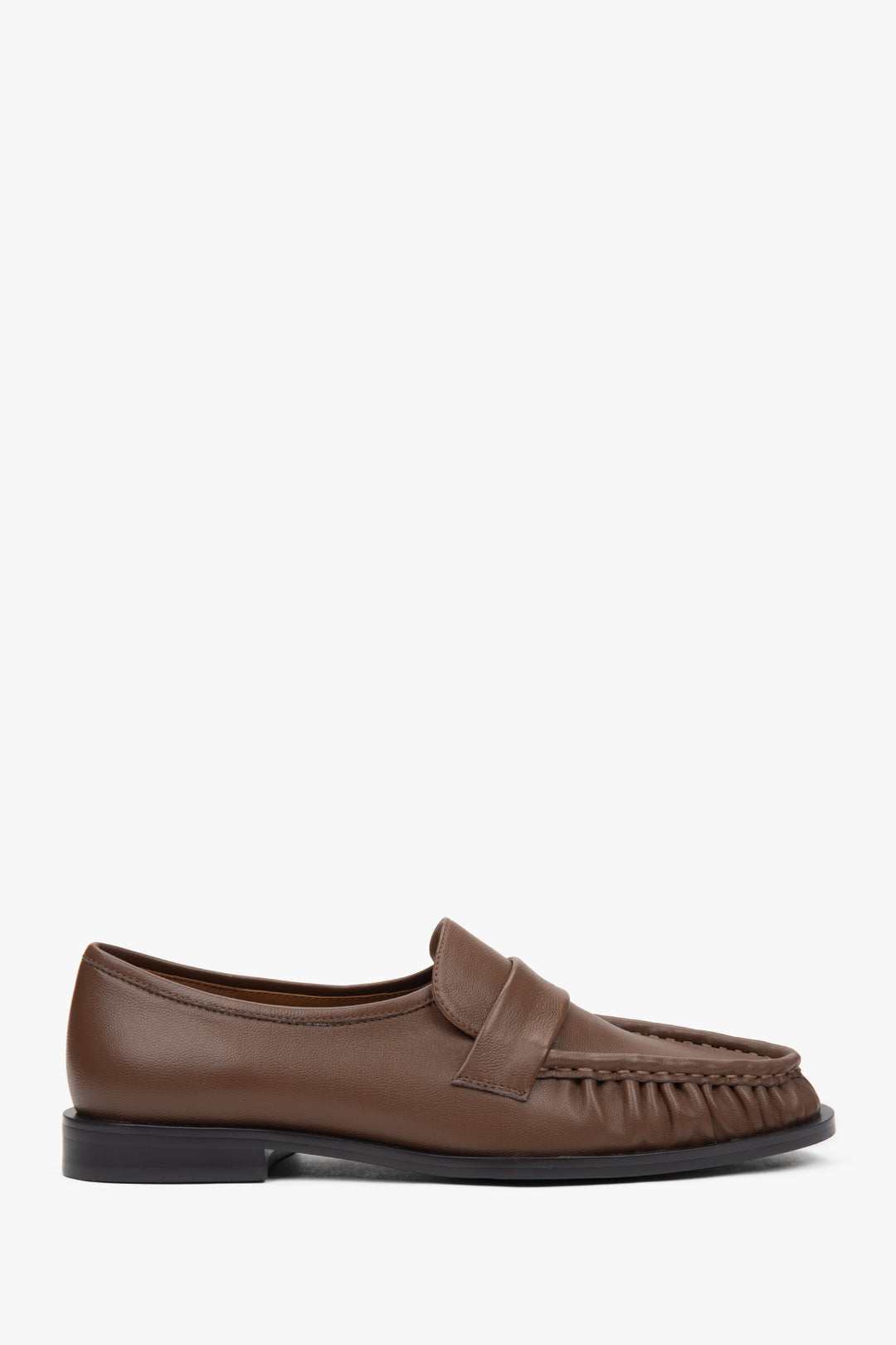 Women's Brown Leather Loafers with Decorative Gathering Estro ER00117192.