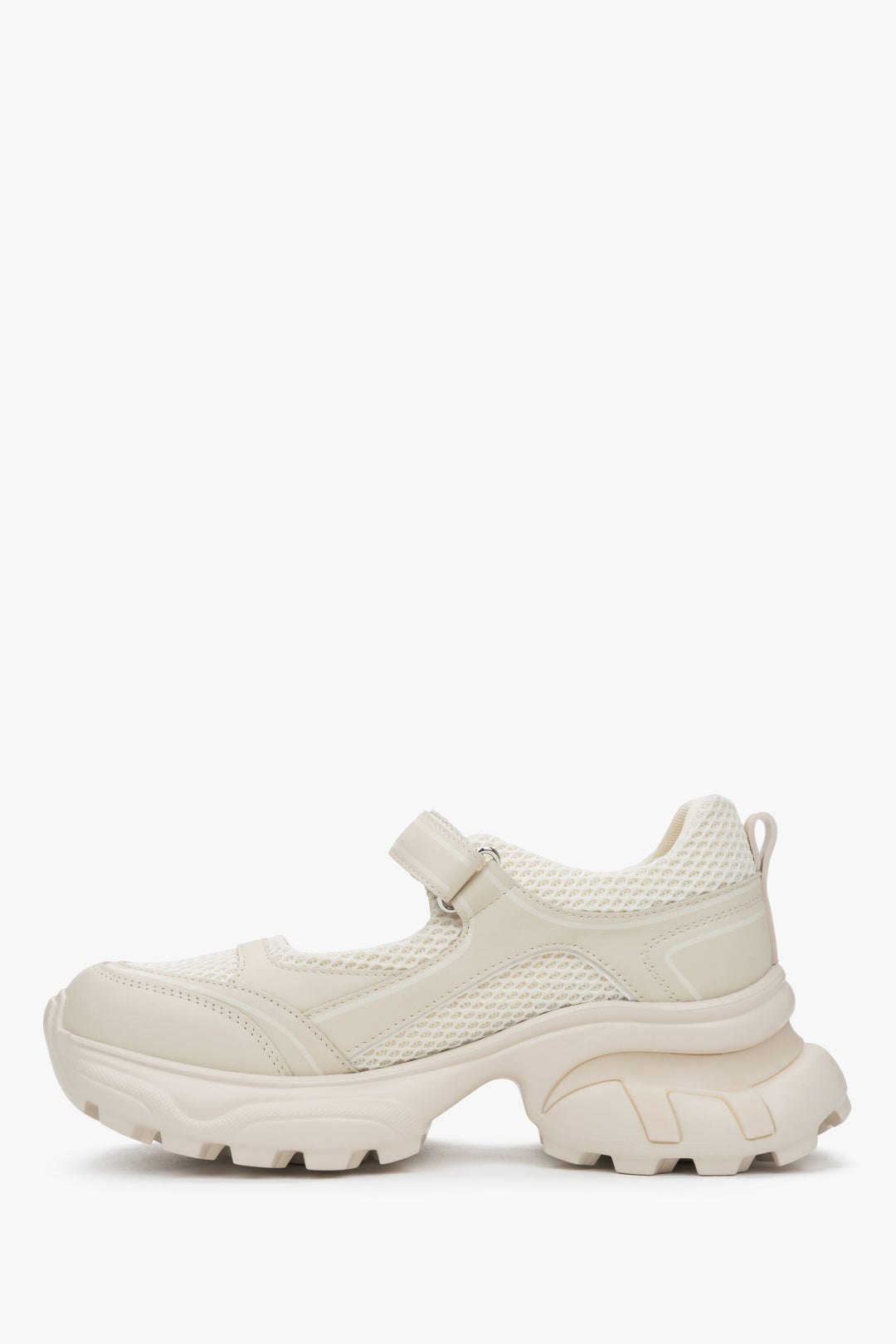 Light beige ES8 women's sneakers — combining the breathability of sandals with subtle design, made of leather and breathable textiles.