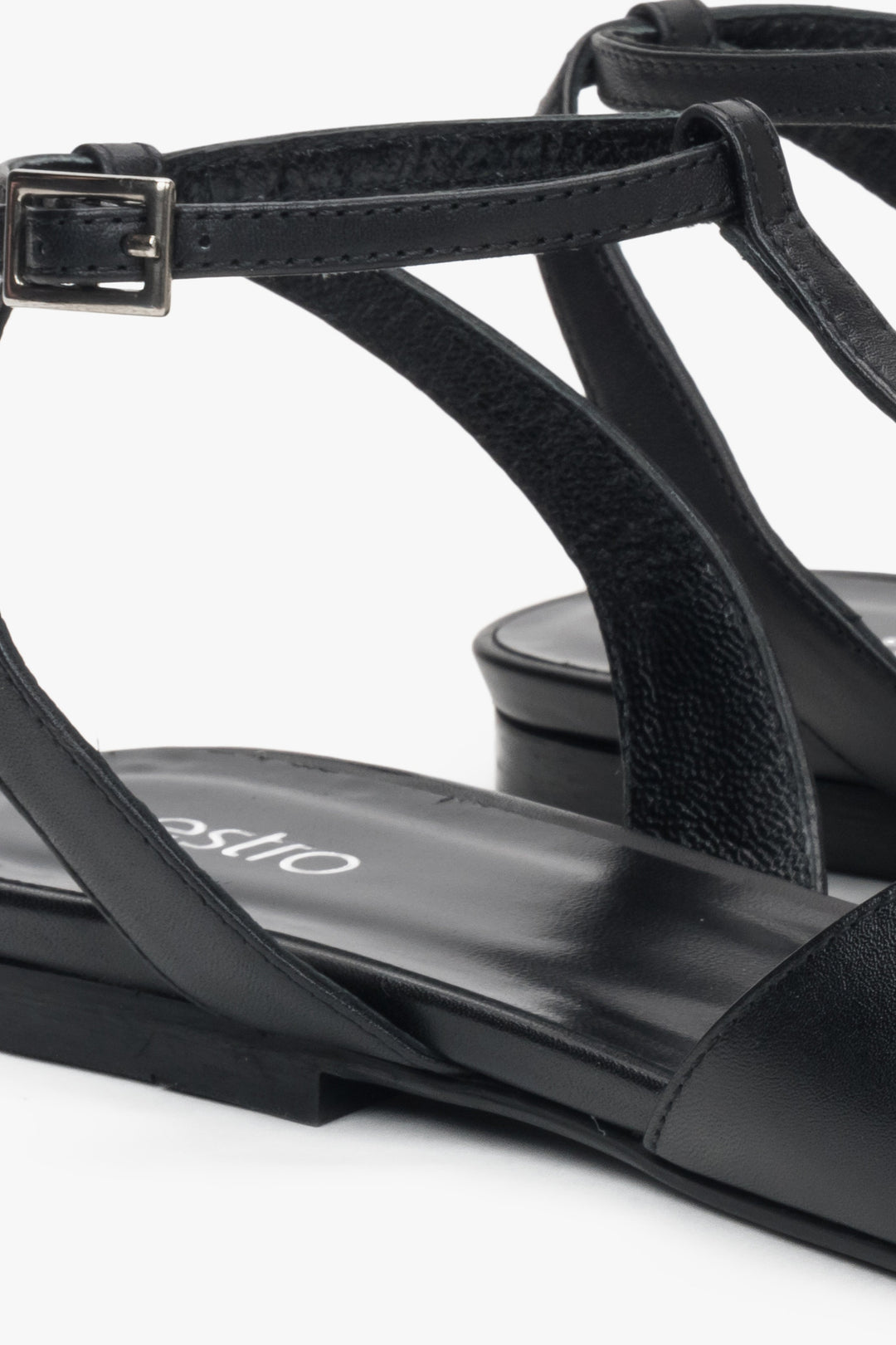 Black leather women's sandals by Estro – a combination of natural leather and elegant pointed-toe design – details.