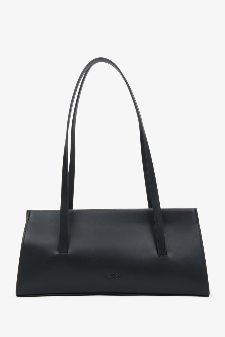 Elegant black women's handbag by Estro, made of natural leather.
