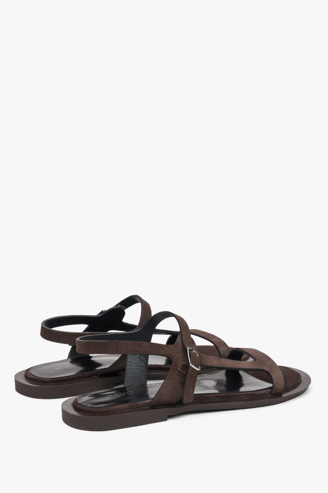 Delicate and feminine dark brown women's sandals by Estro, made of suede with thin straps – perfect for summer outfits.