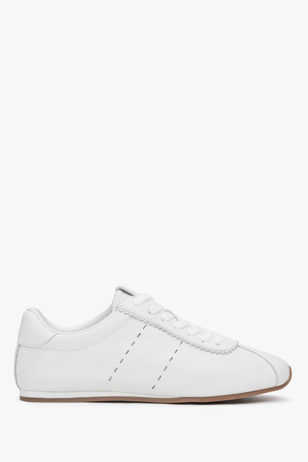 Women's White Soft Leather Sneakers with a Low Sole Estro ER00117160.