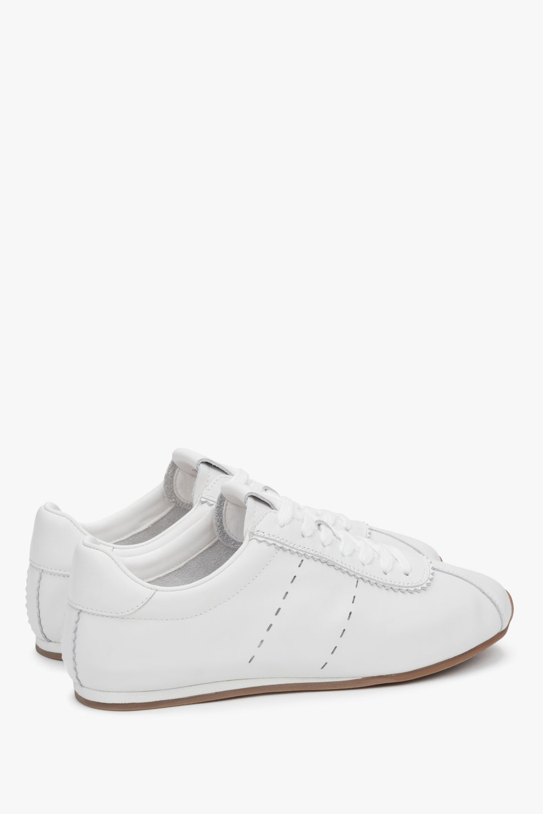 Light and soft white women's sneakers by Estro made of natural leather.