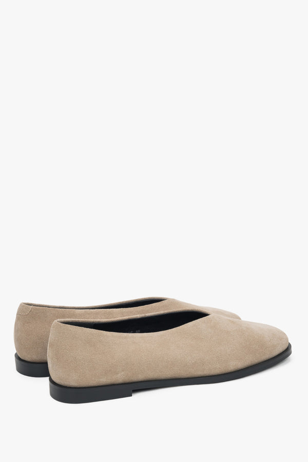 Beige velour barefoot-style ballet flats by Estro that adapt perfectly to the shape of the foot.
