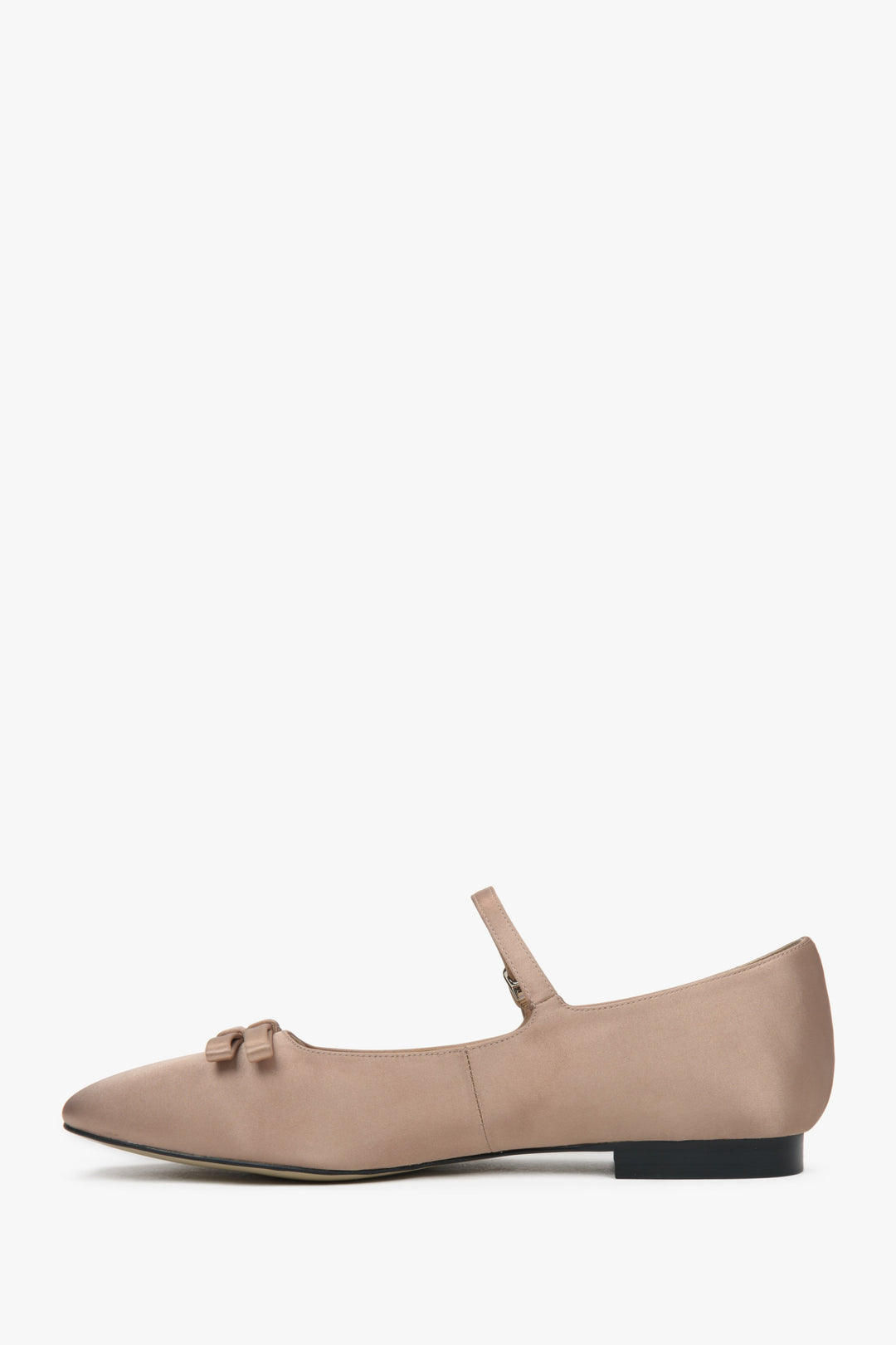 Women's beige ballet flats in textile with buckle.