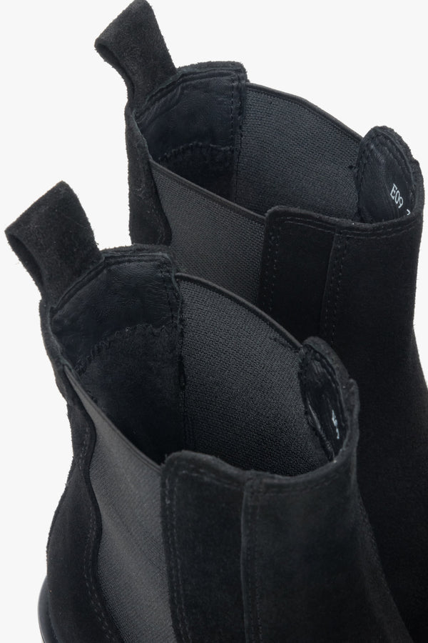 Luxury women’s high-ankle Chelsea boots crafted from the finest Italian genuine leather.