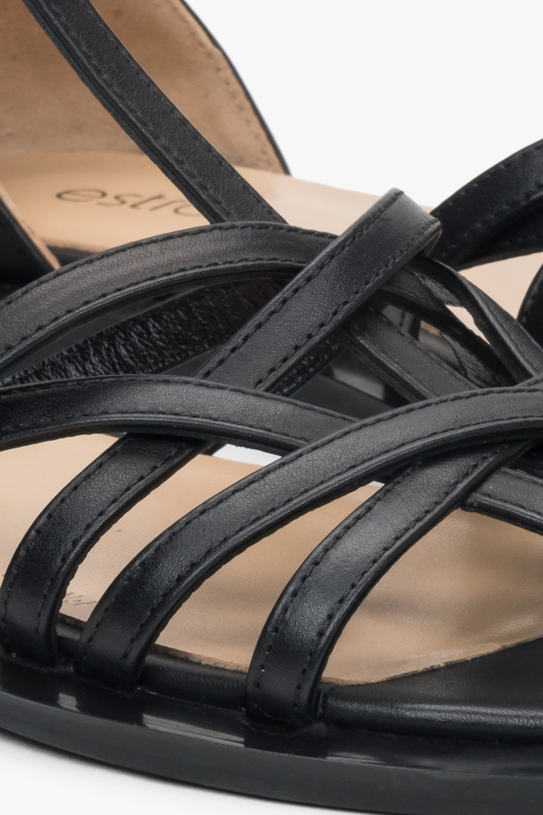 Women's black leather fisherman sandals from Estro - details.
