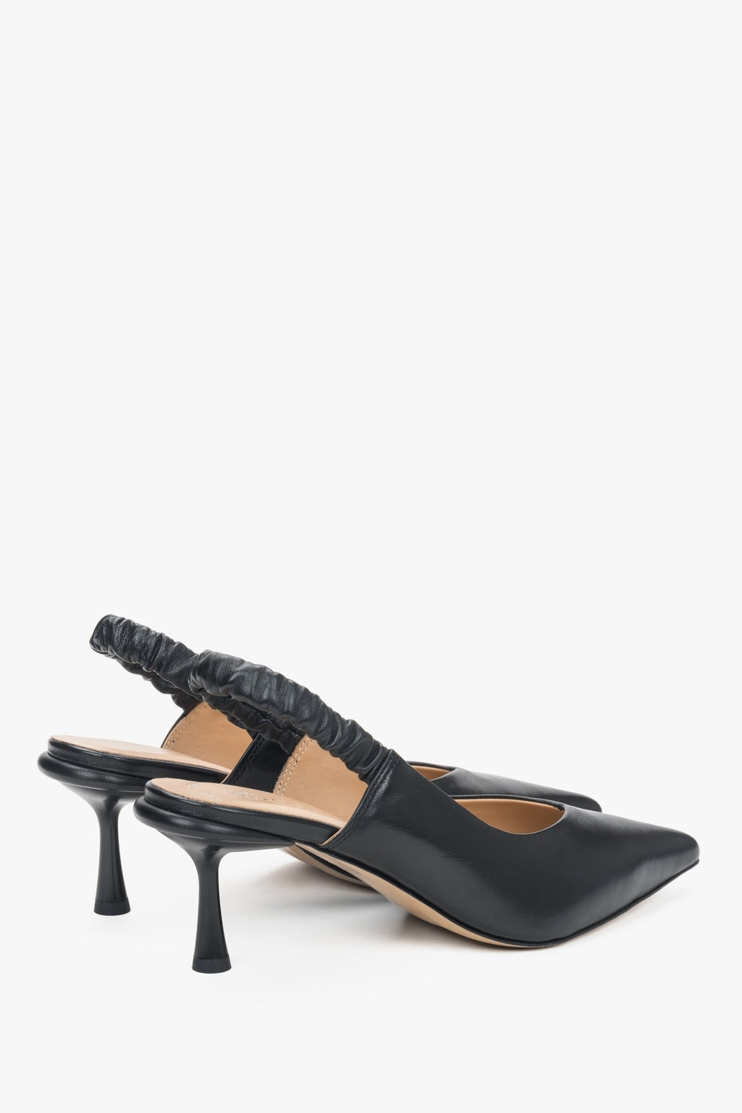 Women's black slingbacks by Estro made of genuine leather.
