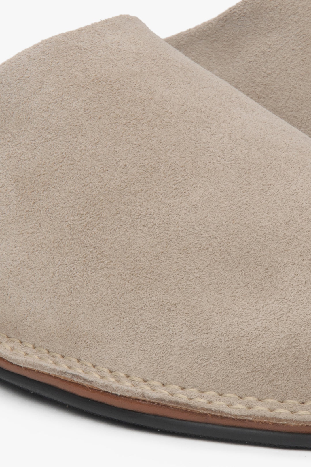 Soft light beige velour mules from Estro, the perfect blend of luxury and relaxation for women.
