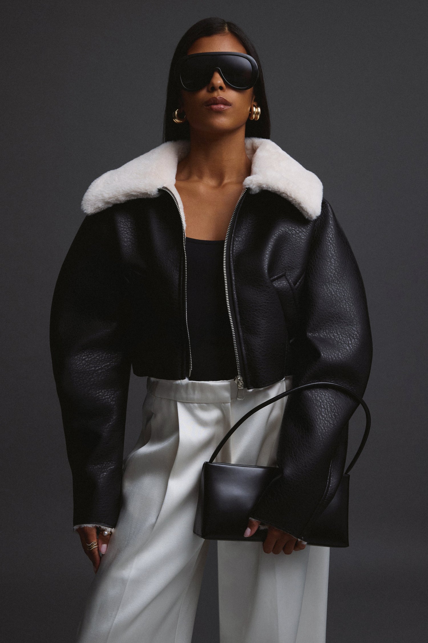 Women’s Short Black Jacket with Faux Fur Collar Estro ER00118057.