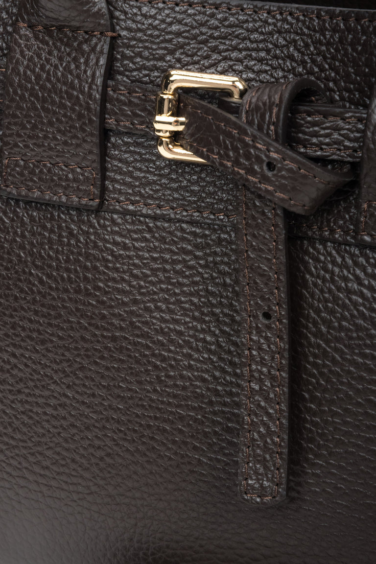 Made of Premium Italian Genuine Leather, women's small dark brown satchel handbag Estro ER00118336.