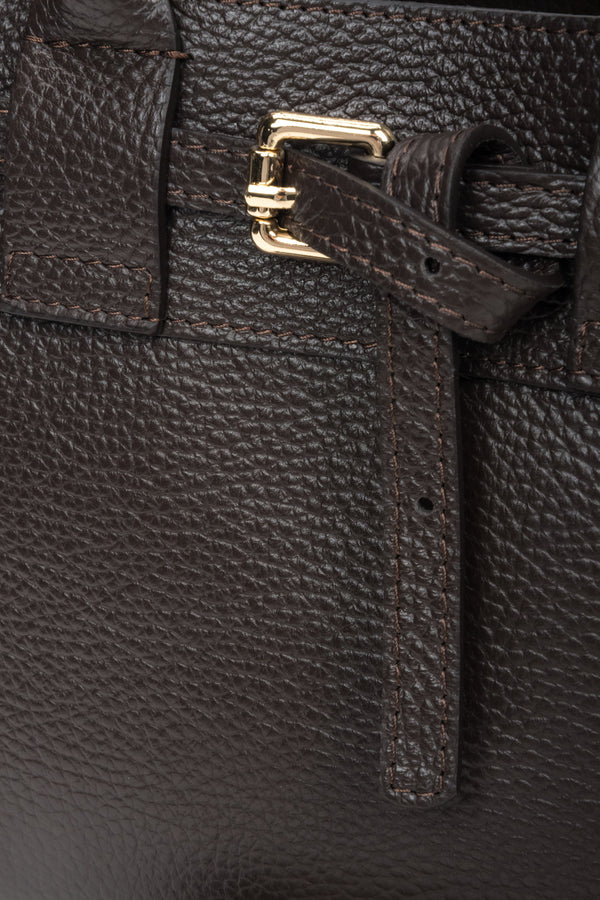 Made of Premium Italian Genuine Leather, women's small dark brown satchel handbag Estro ER00118336.