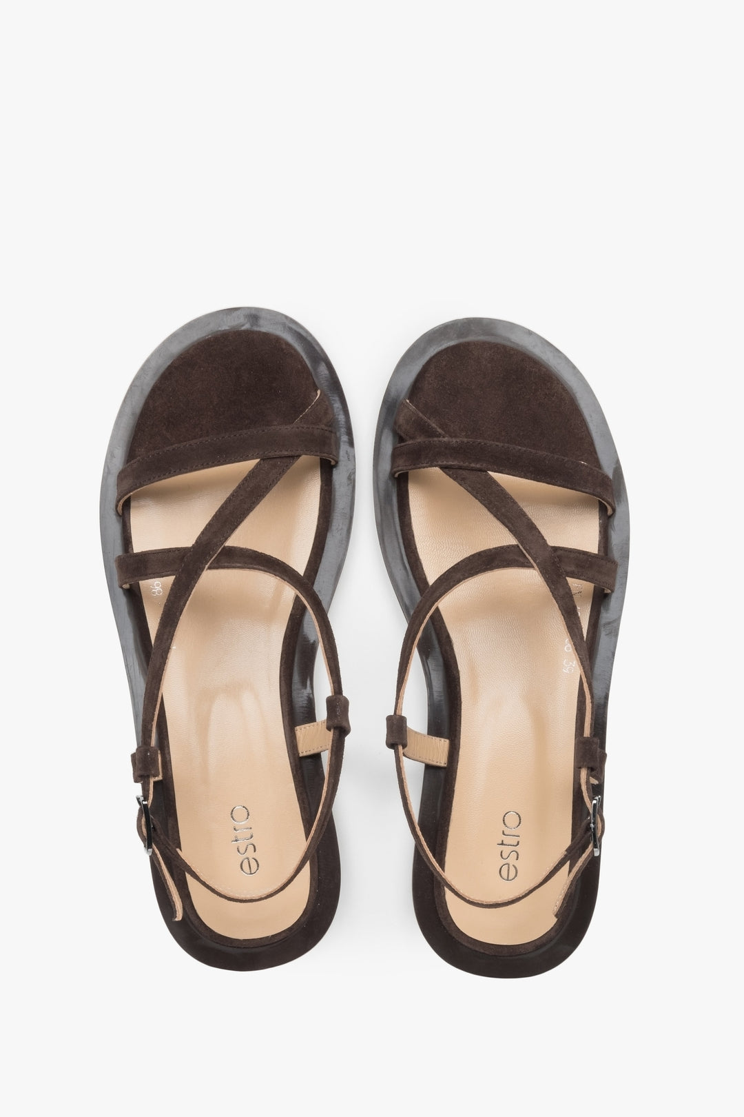 Brown sandals made of genuine velour by Estro, perfect for summer, with a trendy crisscross strap.