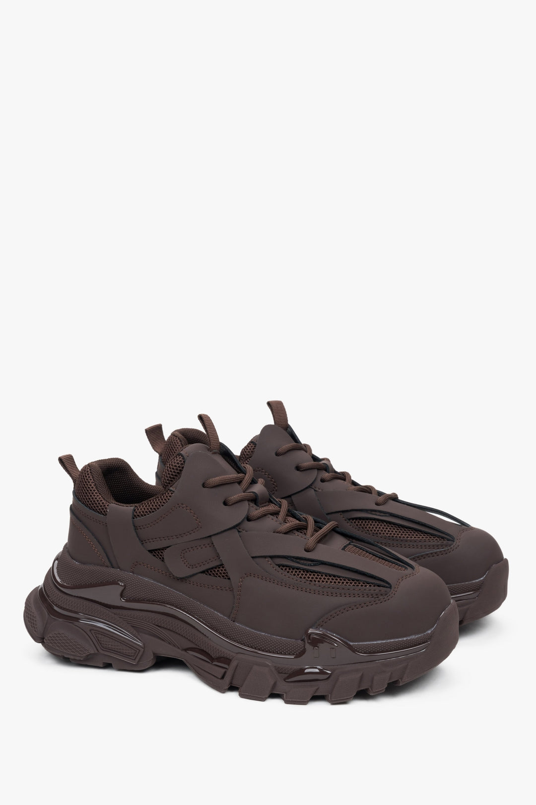 Women's sneakers from the sports line ES8 in dark brown colour for spring and autumn.