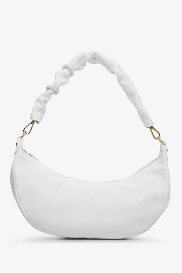 Elegant half-moon women's bag by Estro with braided hand in white colour.