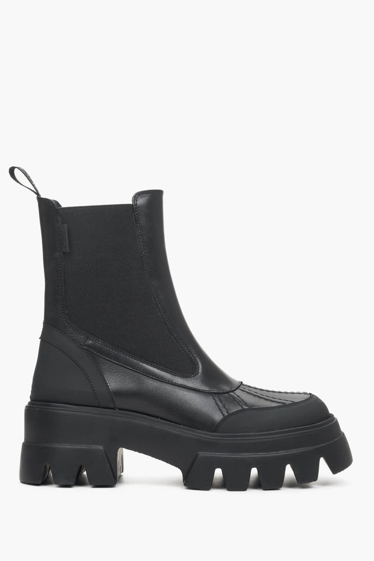 Women's Black Leather Ankle Boots for Fall Estro ER00111939.