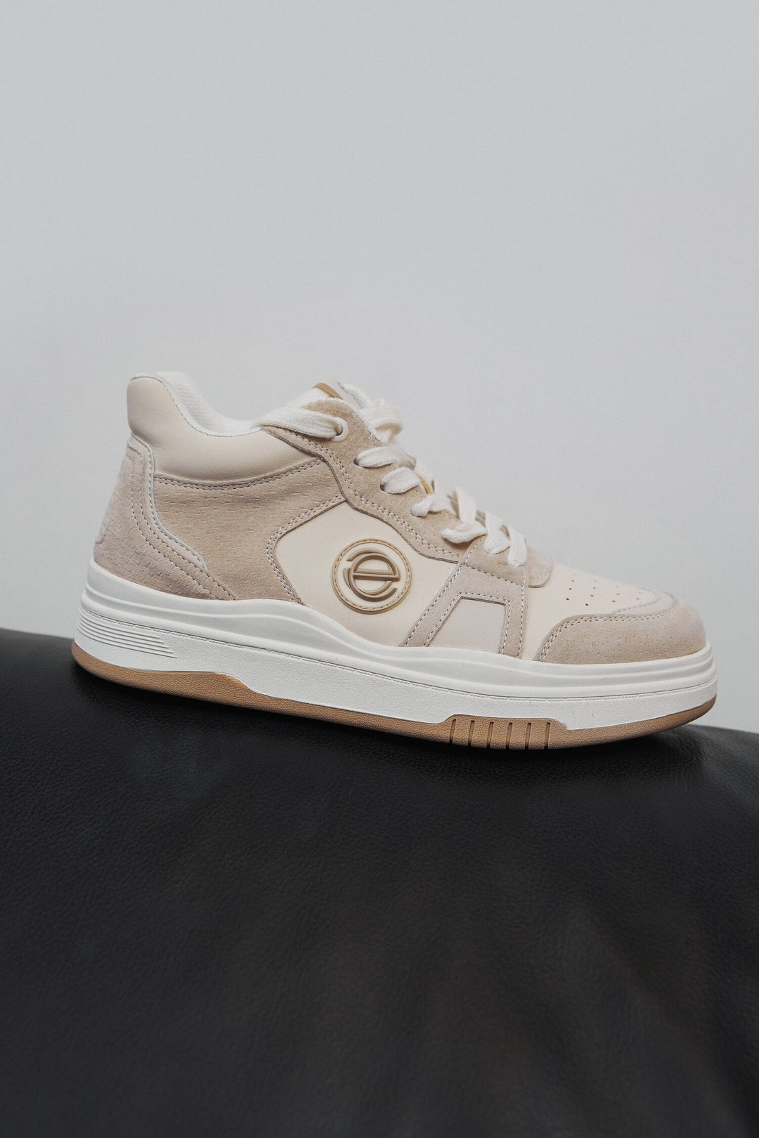 Women's Beige & White High-Top Sneakers made of Leather and Suede Estro ER00114290