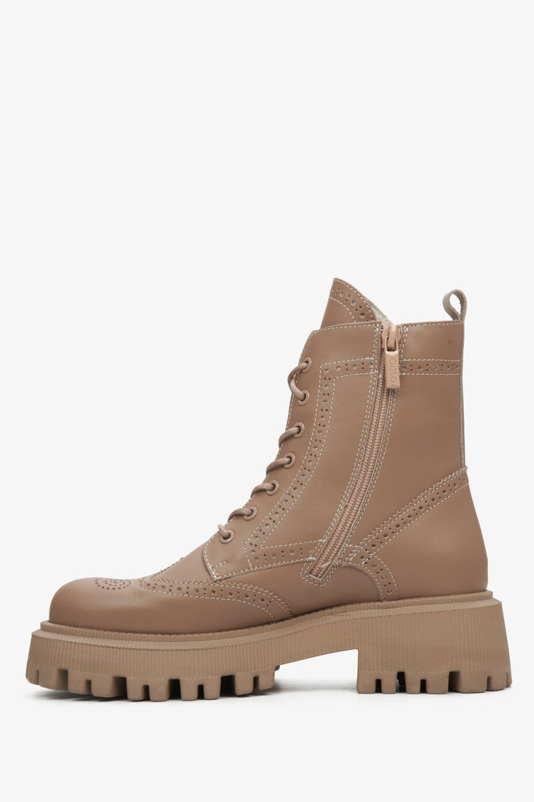 Lace-up, leather Estro women's boots platform - shoe profile.