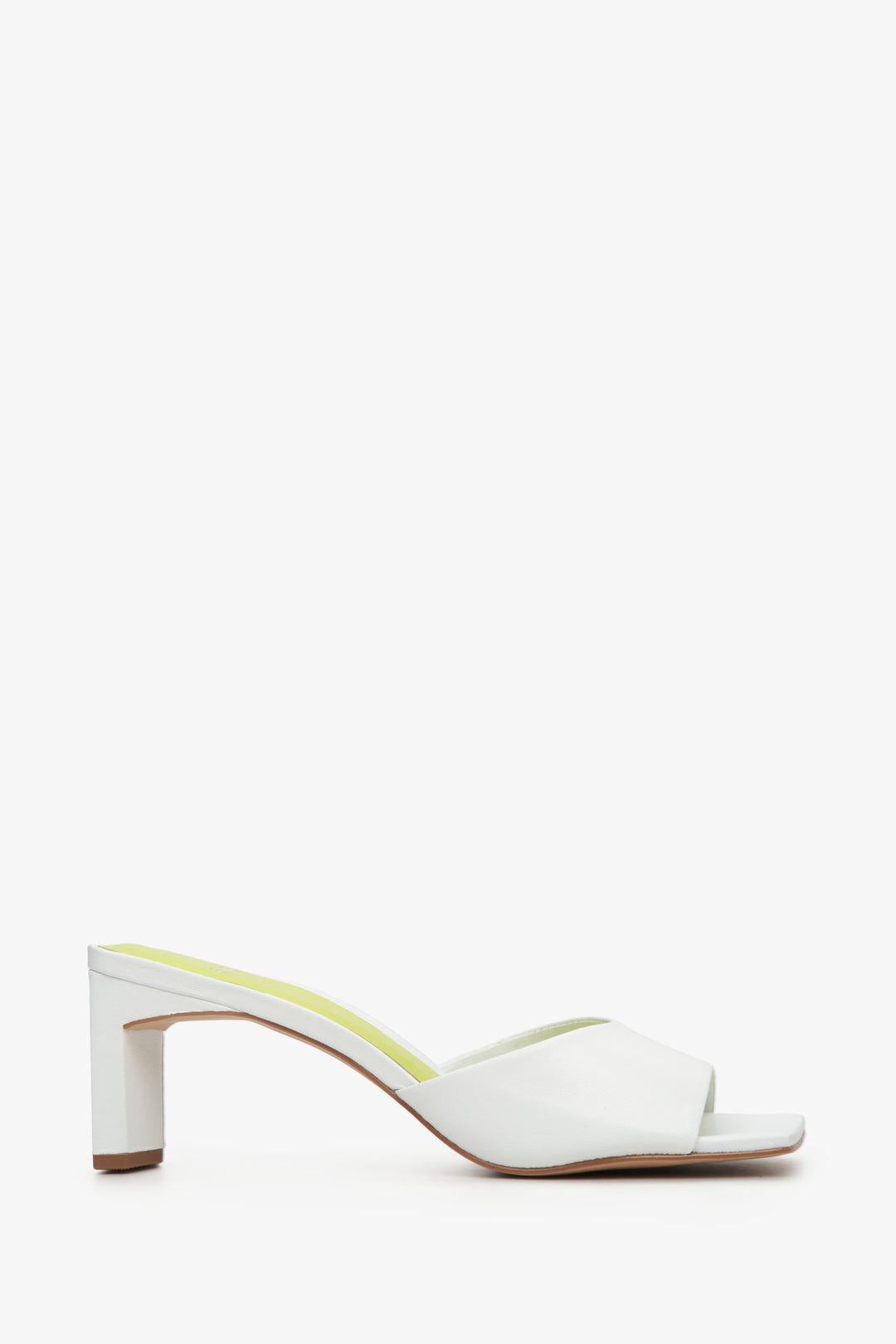 Women's White Leather Mules with a Block Heel Estro ER00112396.