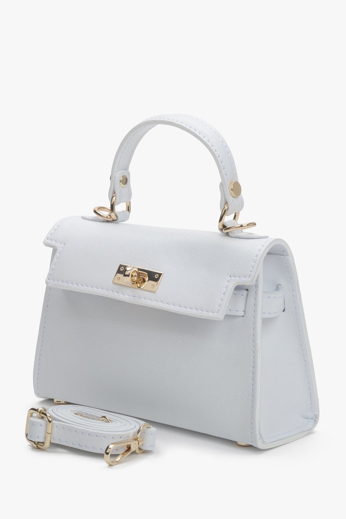 Estro structured handbag made of genuine leather with an adjustable strap in white.